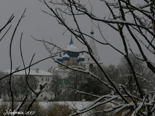 Первый снег: Суздальский Кремль